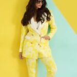 Daisy Shah Instagram - Fri Yay! . . . @facetalesbynisha @roshni0819 @madstudioofficial . . . #feelkiyareelkiya
