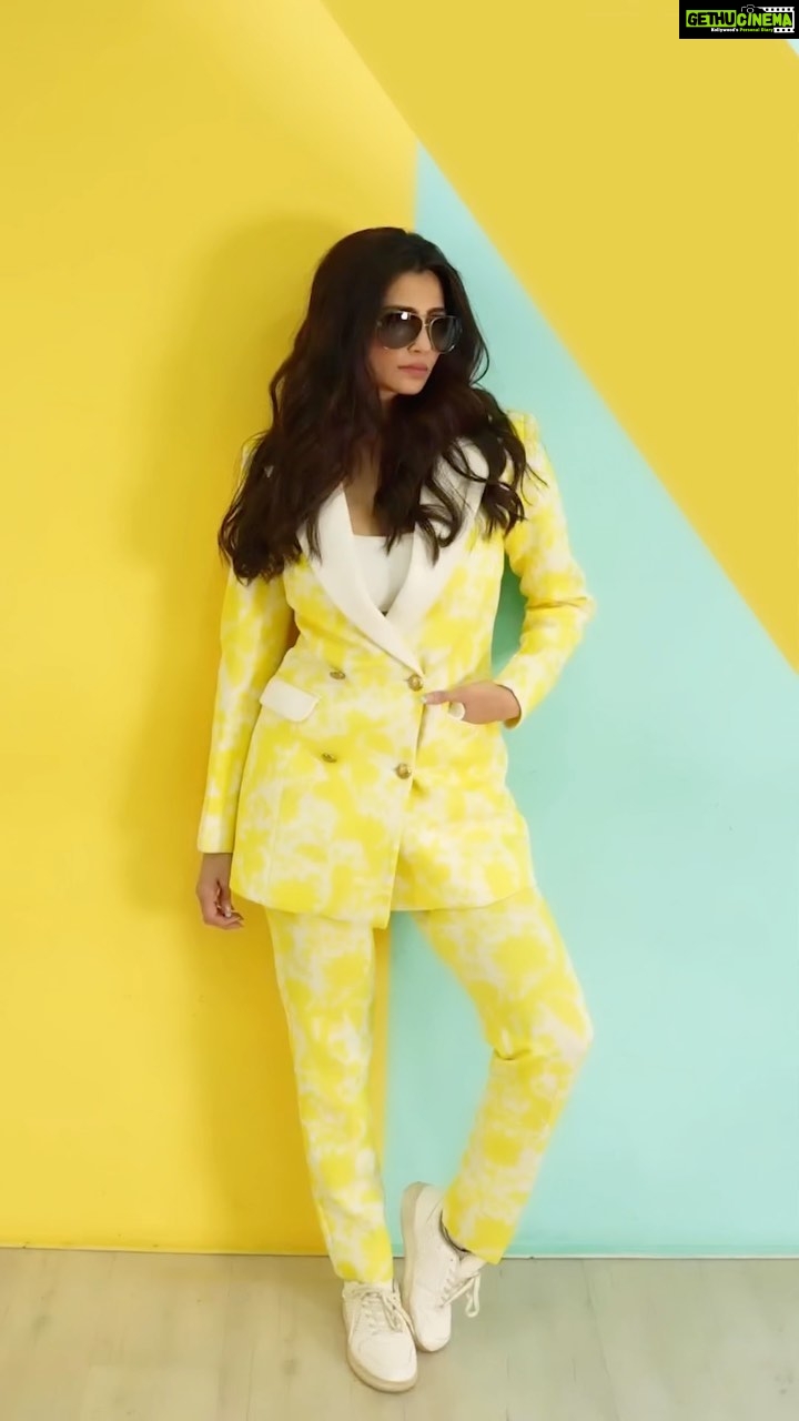 Daisy Shah Instagram - Fri Yay! . . . @facetalesbynisha @roshni0819 @madstudioofficial . . . #feelkiyareelkiya