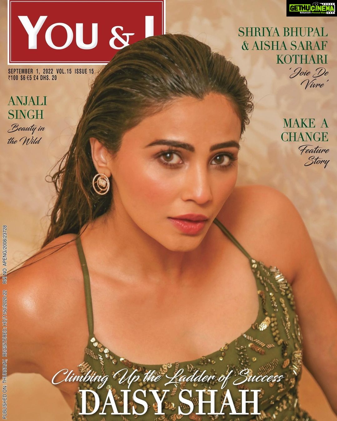 Daisy Shah Instagram - You & I . . . @trishadjani @ehtasham_saeed @mohammadrihab_ @abeeha_mamoon @greenlight__media @nadiiaamalik Cover: @youandimag . . . #magazinecover #daisyshah #youandi