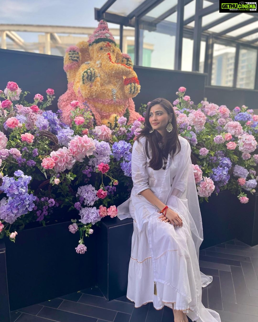 Daisy Shah Instagram - 💜 @arpitakhansharma @aaysharma