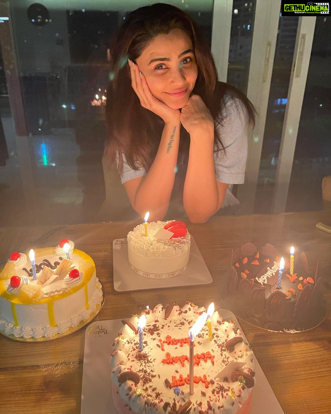 Daisy Shah Instagram - Grateful π Thank you everyone for showering me with so much love and good wishes. I am Truly blessed in every way. My dear n near 1s, my family, my amazing friends and my awesome insta fam.. sending loads of love and positivity your way. β€οΈππ . . . #birthdaygirl #earthbaby #dogmom #gratitude #daisyshah