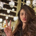 Daisy Shah Instagram - They: What’s with the duck face?? Le Me: Coz my name is daisy! Get it? 😎