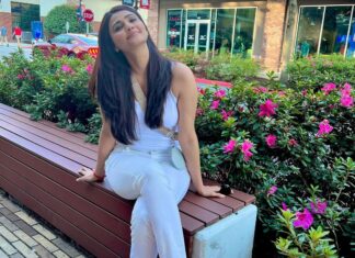 Daisy Shah Instagram - Wonder 💭 Admire 😍 Smile 😊 . . . #myforevermood