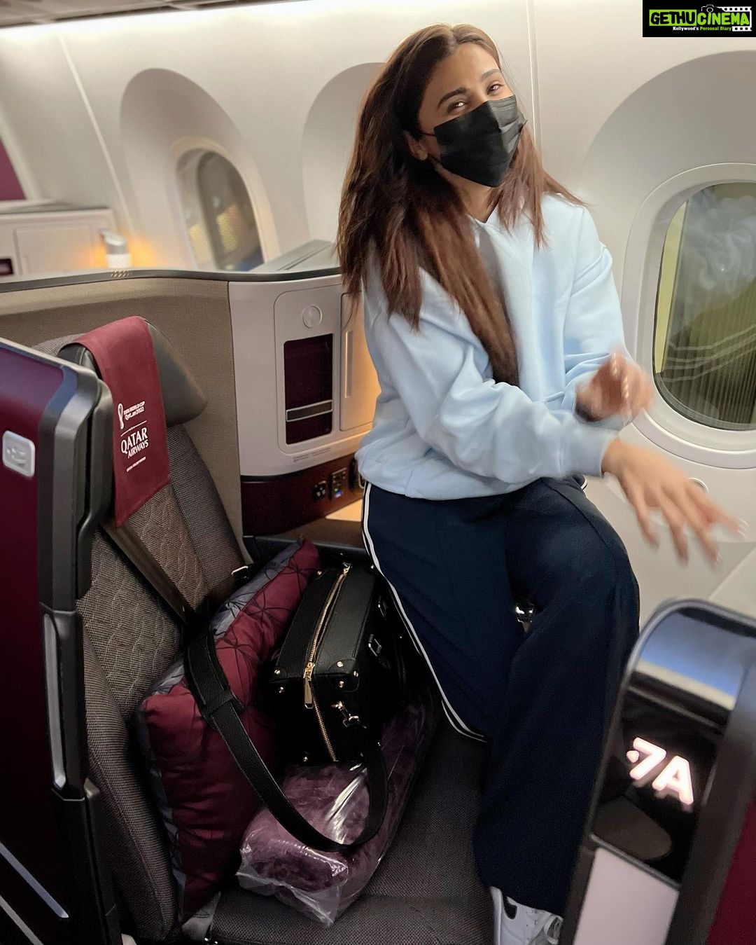 Daisy Shah Instagram - See u soon Mr. Mamtani ✈️✈️✈️ @anoopmamtani . . . #outbound #humtohuddgaye