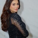 Daisy Shah Instagram - Guess I am mondaying in the 4th pic!