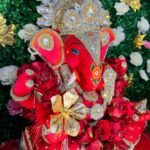 Daisy Shah Instagram - ॥ ॐ श्री गाणेशाय नम: ॥ . . . Happy Ganesh Chaturthi 🙏 #vighnaharta #letgoletgod