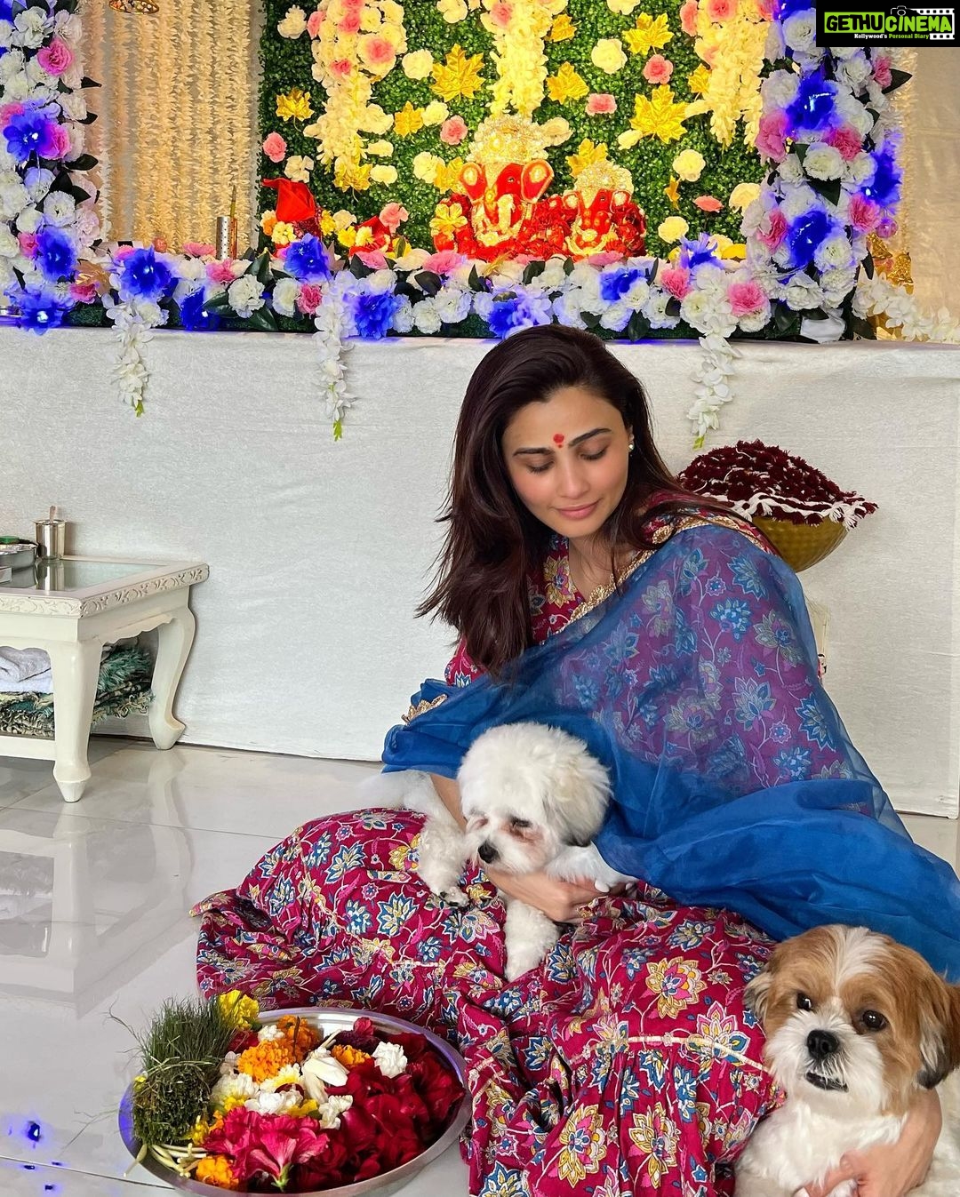 Daisy Shah Instagram - ॥ ॐ श्री गाणेशाय नम: ॥ . . . Happy Ganesh Chaturthi 🙏 #vighnaharta #letgoletgod