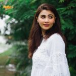 Daisy Shah Instagram - This is me when some1 says ‘Hot Chocolate peene chale’ ❤️ . . . #whereuattho