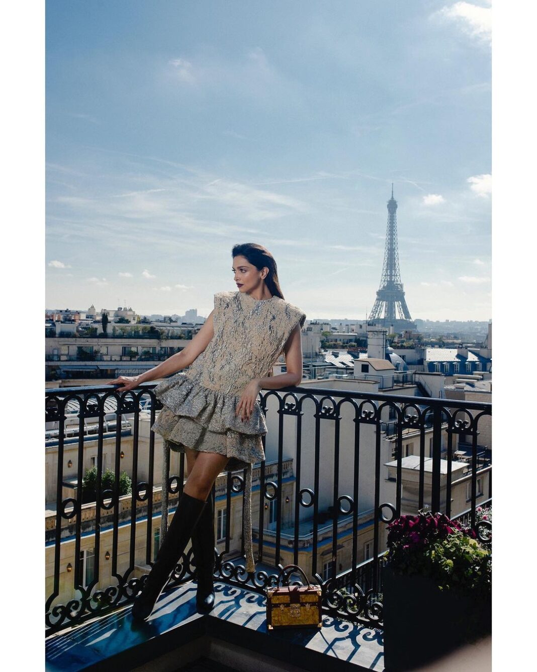Deepika Padukone Instagram - #LVSS23 @louisvuitton @nicolasghesquiere The Peninsula Paris - Official