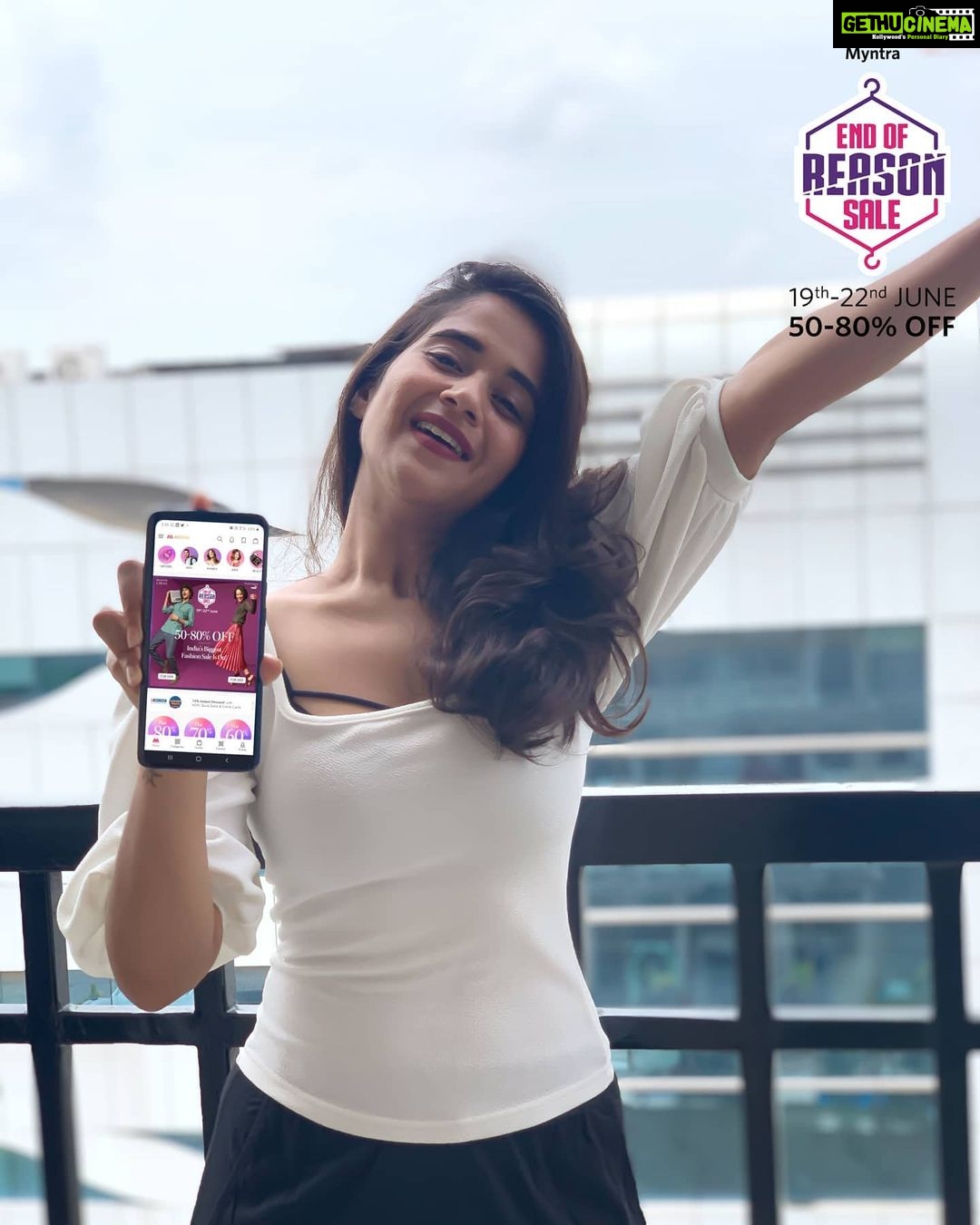 Deepthi Sunaina Instagram - Happiness knows no bounds because #MyntraEndOfReasonSale is live now till 22nd June! With discounts of upto 80% off, I'm gonna make the most of it, what about you? So shop from the safety of your homes, and @myntra will deliver happiness to you with all precautions! Link in bio! #MyntraEORS2020 #EndOfReasonSale #SaleIsLive . . . #galleri5InfluenStar