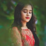 Deepthi Sunaina Instagram - Talk about your blessings more than you talk about your problems. . . . . . PC: @photriyavenky Outfit : @navya.marouthu MUA: @panduchalapati Hair styling: @thimmappa180 Prism Club and Kitchen