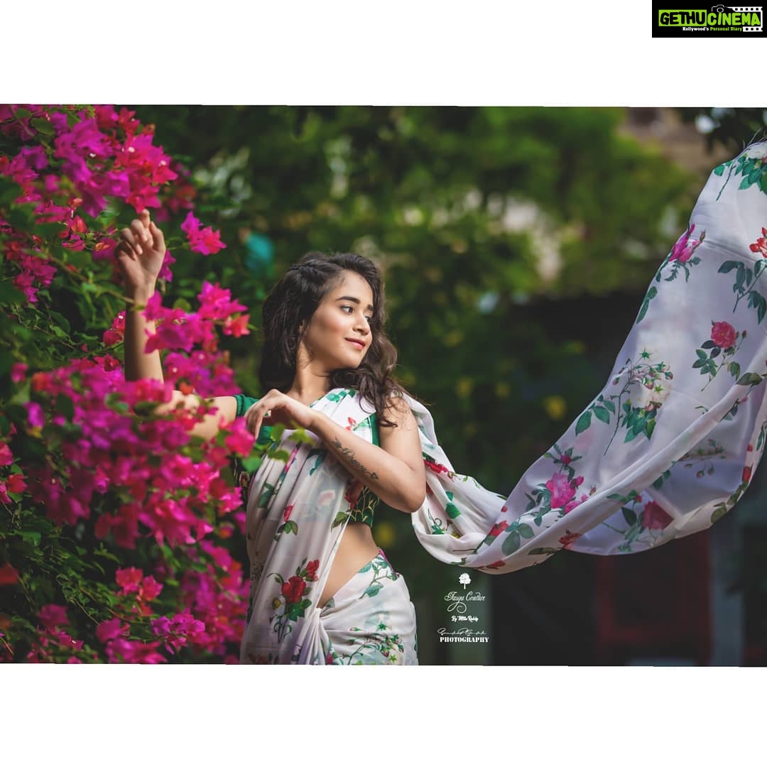 Deepthi Sunaina Instagram - Ditching the conventional style by giving a fun & modern spin to the traditional look by pairing saree with jeans, crop top & completing it with sneakers & a flashy denim jacket. Wear this to your best friend's sangeet to take on the contemparory vibe & go all out on the dance floor stress-free. Let me know what occasion would you prefer this look. Also, don't forget to check out @myntra fashionotasav collection to try out more options on my look. HURRY! Valid only until 15th of OCT - LINK In BIO. #MyntraFashionotsav #Myntra #LightUp #FestiveShopping #FestiveStyles . . . #galleri5InfluenStar PC: @mark_man_