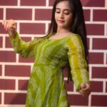 Deepthi Sunaina Instagram - #deepthisunaina . . . . . Outfit: @navya.marouthu PC: @rollingcaptures MUA: @panduchalapati Location: @mrandmrsstudiohyd #deepthisunaina