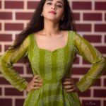 Deepthi Sunaina Instagram - #deepthisunaina . . . . . Outfit: @navya.marouthu PC: @rollingcaptures MUA: @panduchalapati Location: @mrandmrsstudiohyd #deepthisunaina