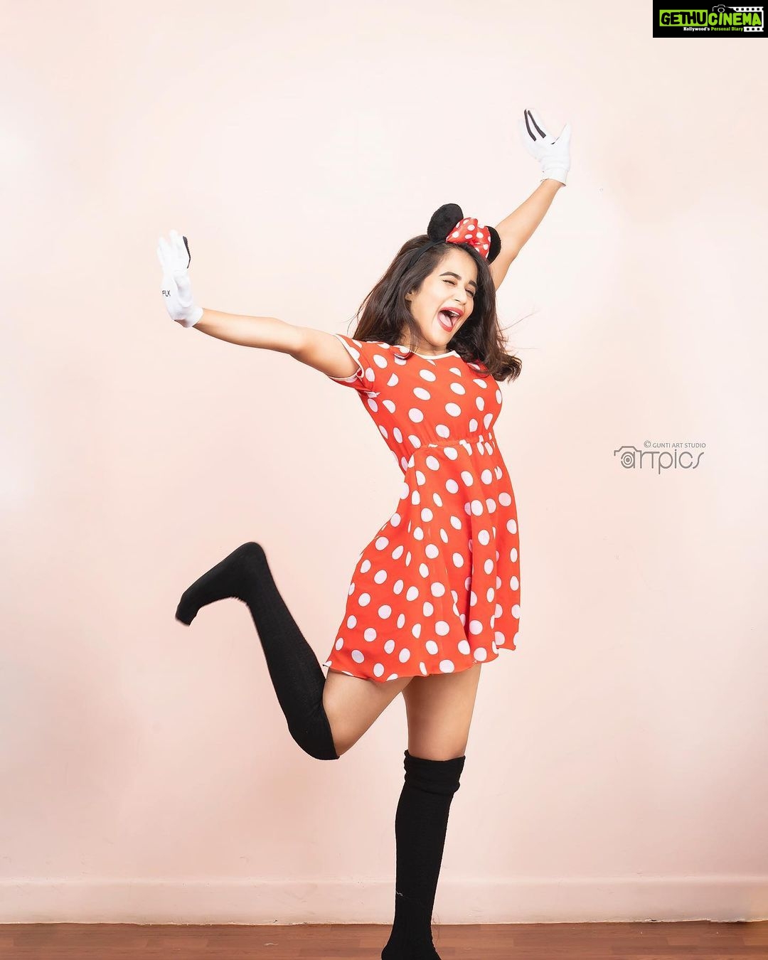 Deepthi Sunaina Instagram - Growing up, I was always into cartoons, they're a huge part of my childhood, and so when @myntra and @comicconindia came up with the first ever online Comic Con, I just had to participate! Guess who I'm dressed up as? ;) Hit the link in my bio to check out the exciting offers, games and prizes for the hidden child in us, and go crazy! Show us how excited you are by sharing your Super Hero look using #MyntraXComicCon. One bumper prize of goodies worth 20K up for grabs along with 100 winners who’ll win vouchers worth INR 500 ! #MyntraXComicCon #ComicConIndia . . . #galleri5influenstar Outfit- @jazzy.apparel PC: @saikrishna.gunti