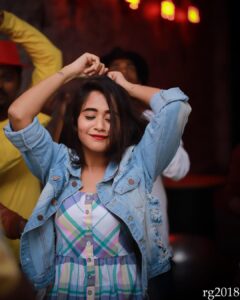 Deepthi Sunaina Instagram - When life tries to bring you down...just DANCE❤️ . . . . PC: @shot_by_rg