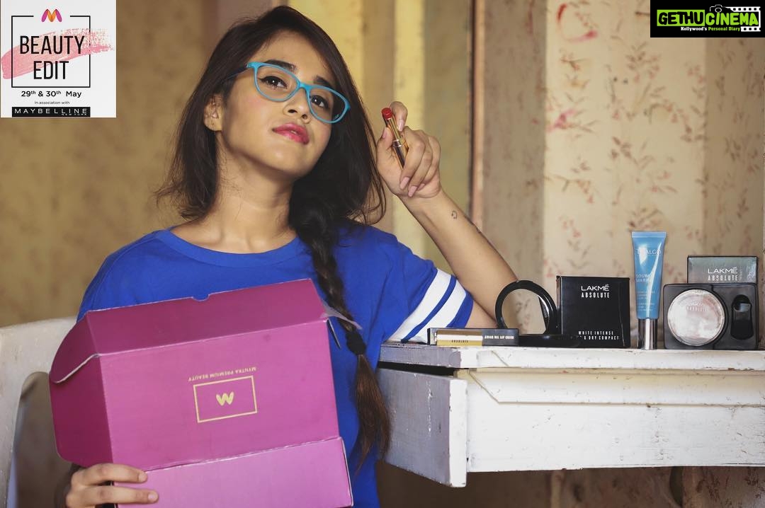 Deepthi Sunaina Instagram - LAST DAY FOR BIGG BOSS TELUGU 2 VOTING* TO *VOTE* FOR #DeepthiSunaina Type *BIGG BOSS TELUGU VOTE* in *Google Search* and Click on *DEEPTHI SUNAINA*, Submit your votes upto *50* https://www.google.com/search?oq=bi&aqs=mobile-gws-lite.0.0l5...0&q=bigg+boss+telugu+ OR Give a *Missed call* to 7729998812. Do *support* her with your votes. Thankyou. 🙏 - #TeamDeepthiSunaina #BiggBossTeluguVote #BiggBossTelugu2 #BiggBossTelugu