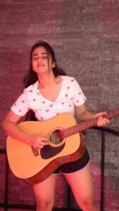 Deepthi Sunaina Instagram - Yeh man atak Gaya hai😇 
#deepthisunaina 

VC: @thehashtag_photography @jus_sonu 😎