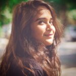 Deepthi Sunaina Instagram - A flower doesn't think of competing with the next flower...it just blooms !! PC : @Vamsi_srinivas7