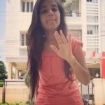 Deepthi Sunaina Instagram - Mere peeche hai !🙄😂 @abhishek7141 #kushi #pawankalyan #dubsmash #164