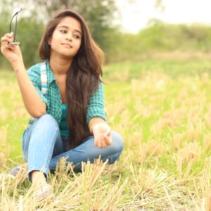 Deepthi Sunaina Instagram - Don't judge my choices without understanding my reasons !😌 PC: @harika_goshike 🙈