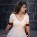 Deepthi Sunaina Instagram – Zindagi Hai Jaise Baarishon Ka Pani
Aadhi Bhar Le Tu Aadhi Beh Jaane De 💕
#deepthisunaina 
.
.
.
.
.
 Outfit: @navya.marouthu 
PC: @rollingcaptures 
MUA: @panduchalapati 
Location: @mrandmrsstudiohyd 
Jwellery : @fashioncurvee 
#deepthisunaina