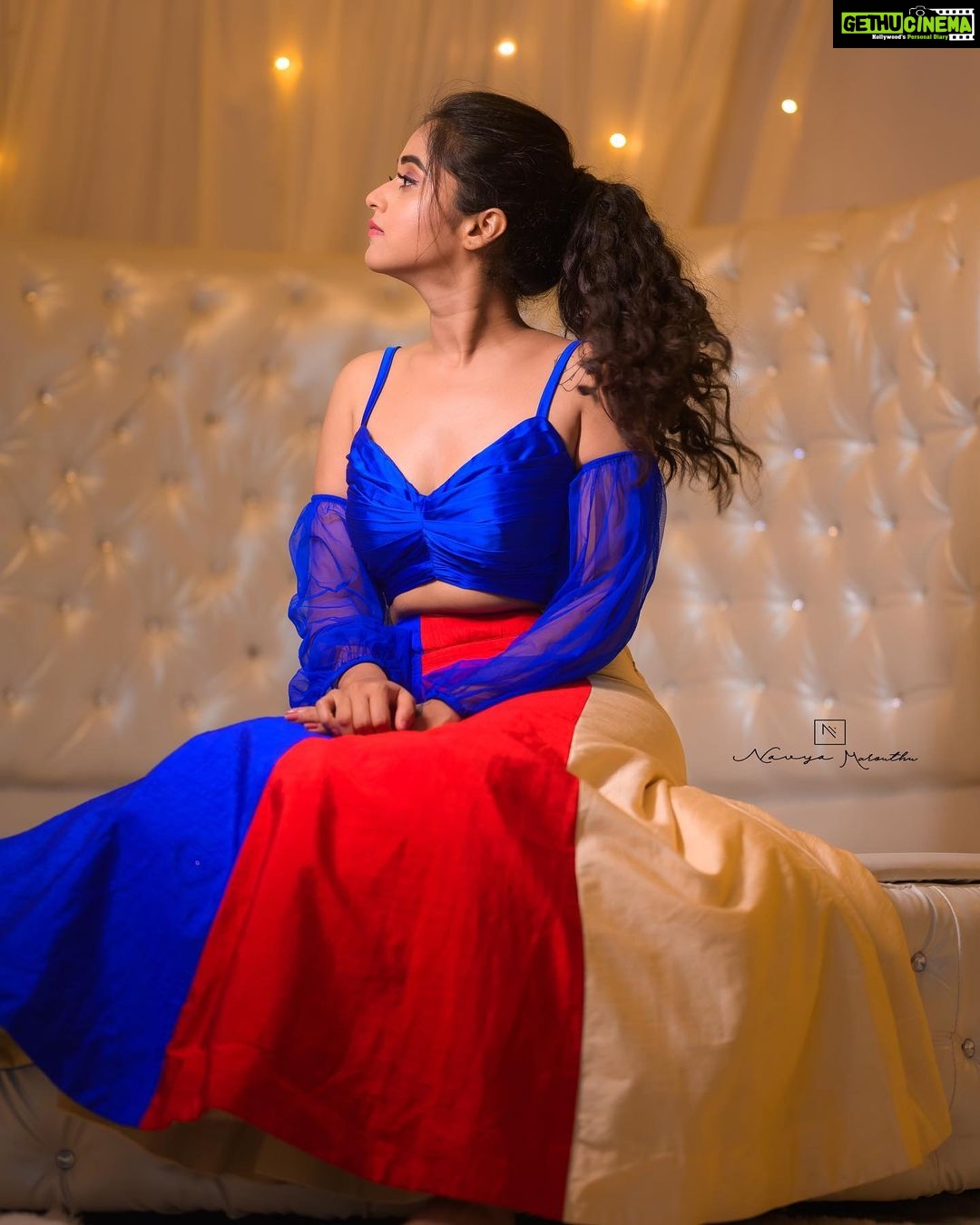 Deepthi Sunaina Instagram - Acceptance will calm your soul. 🤗 #deepthisunaina . . . . . . Outfit: @navya.marouthu PC: @rollingcaptures MUA: @panduchalapati Location: @mrandmrsstudiohyd #deepthisunaina