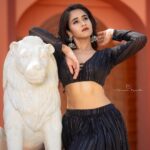Deepthi Sunaina Instagram - 🖤 #deepthisunaina Outfit: @navya.marouthu ❤️ PC: @rollingcaptures MUA: @panduchalapati Location: @mrandmrsstudiohyd #deepthisunaina