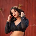Deepthi Sunaina Instagram - 🖤 #deepthisunaina Outfit: @navya.marouthu ❤️ PC: @rollingcaptures MUA: @panduchalapati Location: @mrandmrsstudiohyd #deepthisunaina