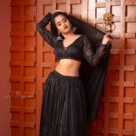 Deepthi Sunaina Instagram - 🖤 #deepthisunaina Outfit: @navya.marouthu ❤️ PC: @rollingcaptures MUA: @panduchalapati Location: @mrandmrsstudiohyd #deepthisunaina