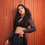 Deepthi Sunaina Instagram - 🖤 #deepthisunaina Outfit: @navya.marouthu ❤️ PC: @rollingcaptures MUA: @panduchalapati Location: @mrandmrsstudiohyd #deepthisunaina