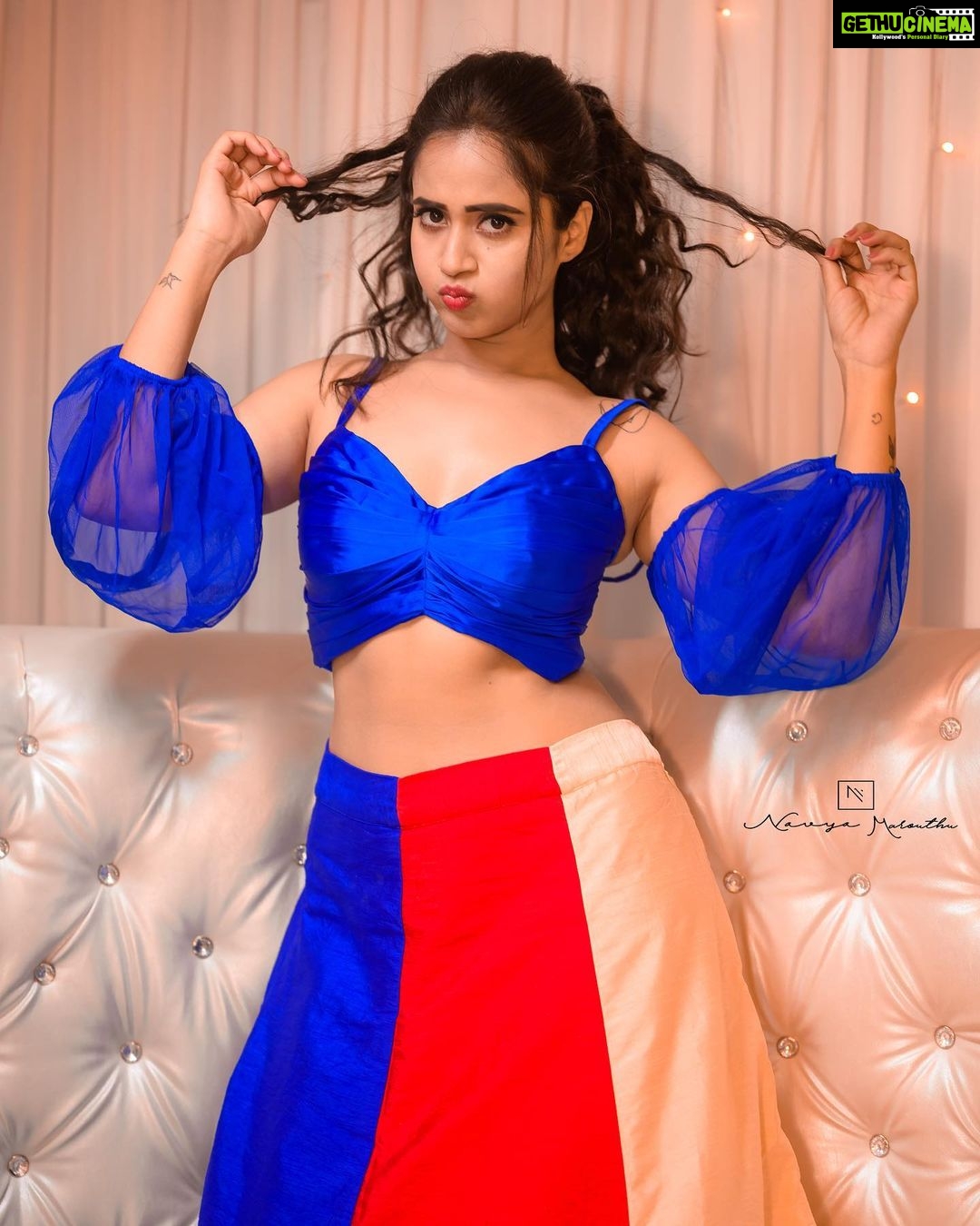 Deepthi Sunaina Instagram - Acceptance will calm your soul. 🤗 #deepthisunaina . . . . . . Outfit: @navya.marouthu PC: @rollingcaptures MUA: @panduchalapati Location: @mrandmrsstudiohyd #deepthisunaina