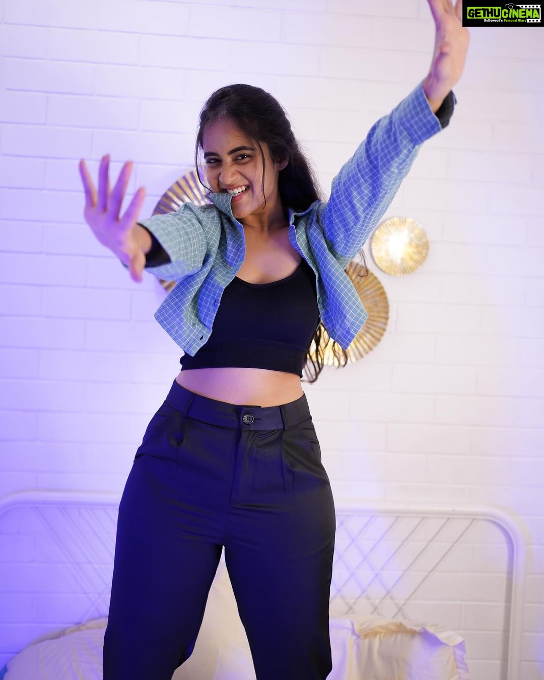 Deepthi Sunaina Instagram - 🥚🌅 #deepthisunaina