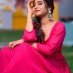 Deepthi Sunaina Instagram – 💕 
#deepthisunaina

.
 Outfit: @navya.marouthu 
PC: @rollingcaptures 
MUA: @panduchalapati 
Location: @mrandmrsstudiohyd 
Earrings: @fashioncurvee 
#deepthisunaina