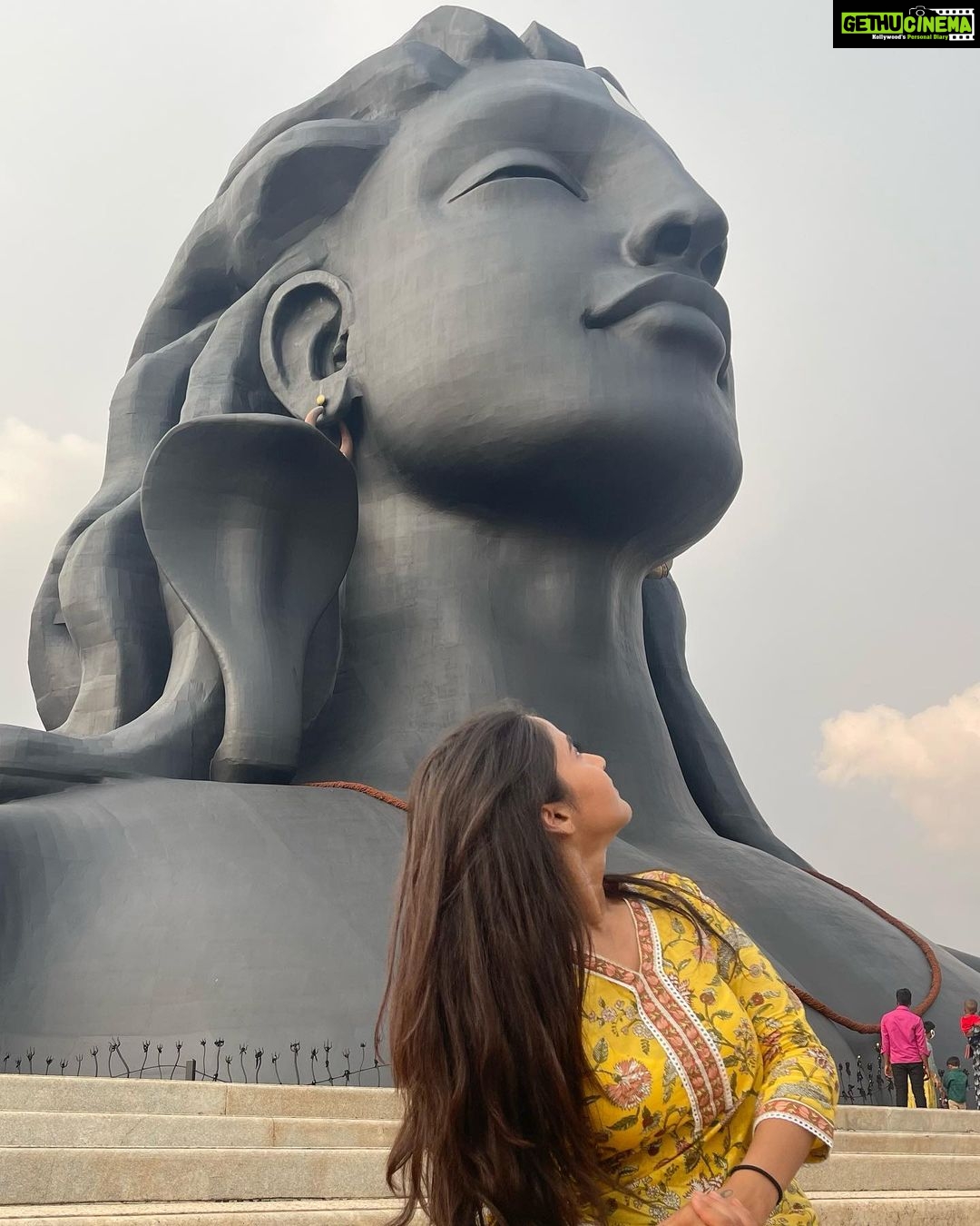 Deepthi Sunaina Instagram - Sometimes, staying calm and just putting a simple faith lead to profound peace. 😇 #adiyogi #deepthisunaina Adiyogi Coimbatore