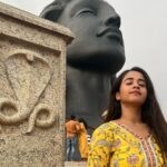 Deepthi Sunaina Instagram – Sometimes, staying calm and just putting a simple faith lead to profound peace. 😇 #adiyogi #deepthisunaina Adiyogi Coimbatore