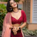 Deepthi Sunaina Instagram – There is so much love inside us that never gets out. ❤️ 
#deepthisunaina 
.
 .
.
.
.
.
.
. PC: @rollingcaptures 
Outfit: @navya.marouthu 😘 
MUA: @panduchalapati