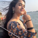 Deepthi Sunaina Instagram - Nothing can bring you peace but yourself. #deepthisunaina Kerala house boat