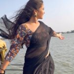 Deepthi Sunaina Instagram - Nothing can bring you peace but yourself. #deepthisunaina Kerala house boat