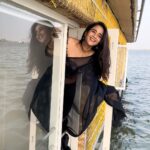Deepthi Sunaina Instagram - Nothing can bring you peace but yourself. #deepthisunaina Kerala house boat