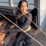 Deepthi Sunaina Instagram - Nothing can bring you peace but yourself. #deepthisunaina Kerala house boat