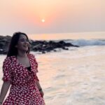 Deepthi Sunaina Instagram - Okay Mother Nature, you win. ❤️ #deepthisunaina Fort Kochi Beach