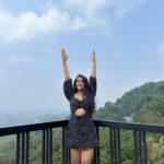 Deepthi Sunaina Instagram - PEACE #deepthisunaina . . . . . PC: @jus_sonu 😎 Munnar Hill Station