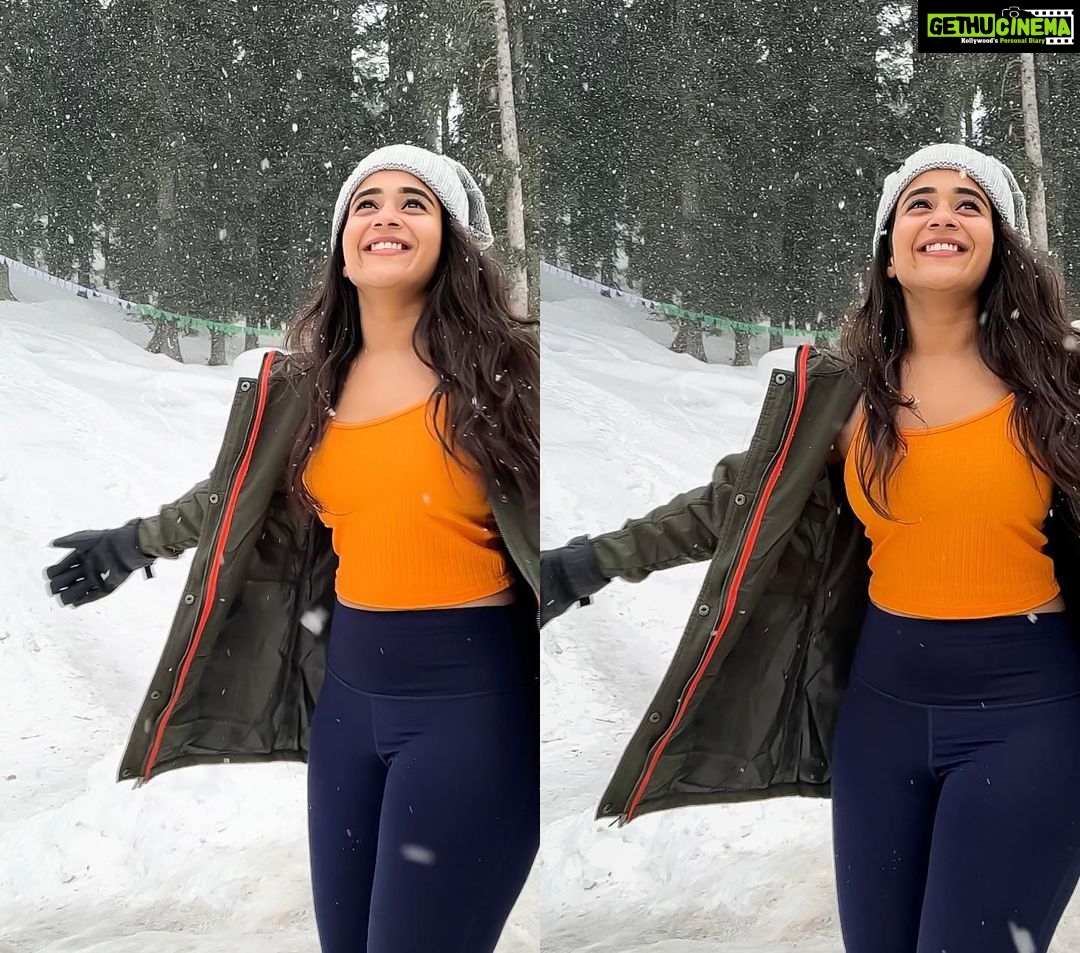 Deepthi Sunaina Instagram - Be your own reason to SMILE. ❤️ #deepthisunaina Solang Valley, Himachal Pardesh