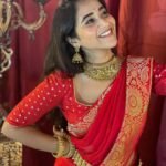 Deepthi Sunaina Instagram - I don’t know what’s going on, but it’s going on.😅 #deepthisunaina . . . . . . Outfit @navya.marouthu Choker: @fashioncurvee Waist belt: @nakshatra_jewels