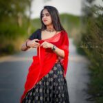 Deepthi Sunaina Instagram – Life is a series of thousand little miracles, notice them.❤️🤗 
#deepthisunaina 
.
.
.
.
.
.
 Outfit: @navya.marouthu ❤️ 
Pc: @saikrishna.gunti 
Ec: @rollingcaptures 
#deepthisunaina
