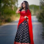 Deepthi Sunaina Instagram - Life is a series of thousand little miracles, notice them.❤️🤗 #deepthisunaina . . . . . . Outfit: @navya.marouthu ❤️ Pc: @saikrishna.gunti Ec: @rollingcaptures #deepthisunaina