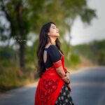 Deepthi Sunaina Instagram – Life is a series of thousand little miracles, notice them.❤️🤗 
#deepthisunaina 
.
.
.
.
.
.
 Outfit: @navya.marouthu ❤️ 
Pc: @saikrishna.gunti 
Ec: @rollingcaptures 
#deepthisunaina