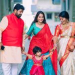 Deepthi Sunaina Instagram - Always find a reason to smile🤗 #family #deepthisunaina
