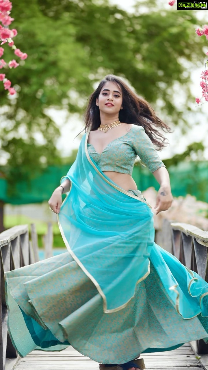 Deepthi Sunaina Instagram - Just imagine who you could be, if you were free of your heaviest insecurities🙃 . . . . Outfit: @navya.marouthu VC: @bhargav_ravada MUA: @panduchalapati Location: @chayachitram_studio
